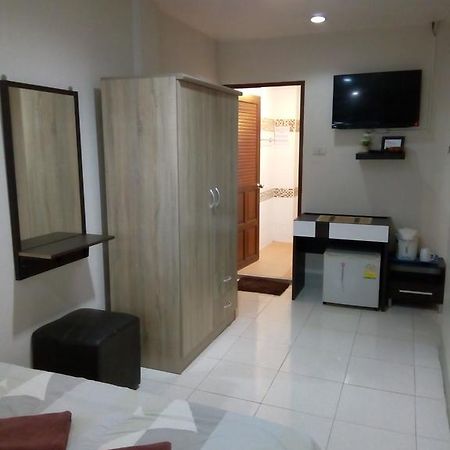 Living Room Guesthouse & Cafe Bar Karon Екстер'єр фото