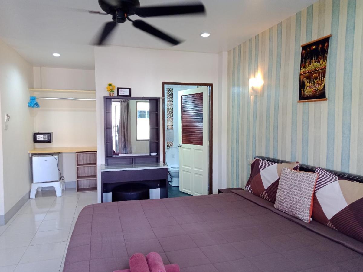 Living Room Guesthouse & Cafe Bar Karon Екстер'єр фото