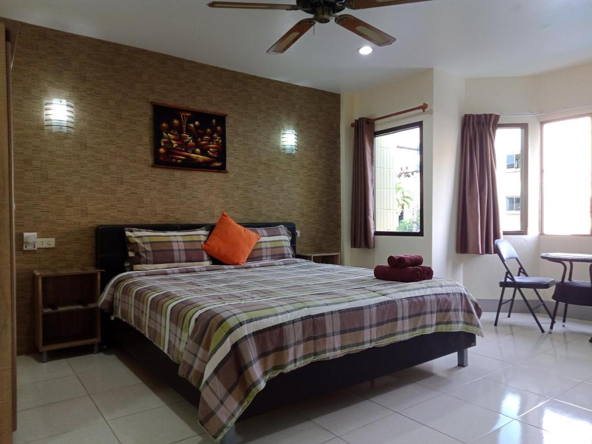 Living Room Guesthouse & Cafe Bar Karon Екстер'єр фото