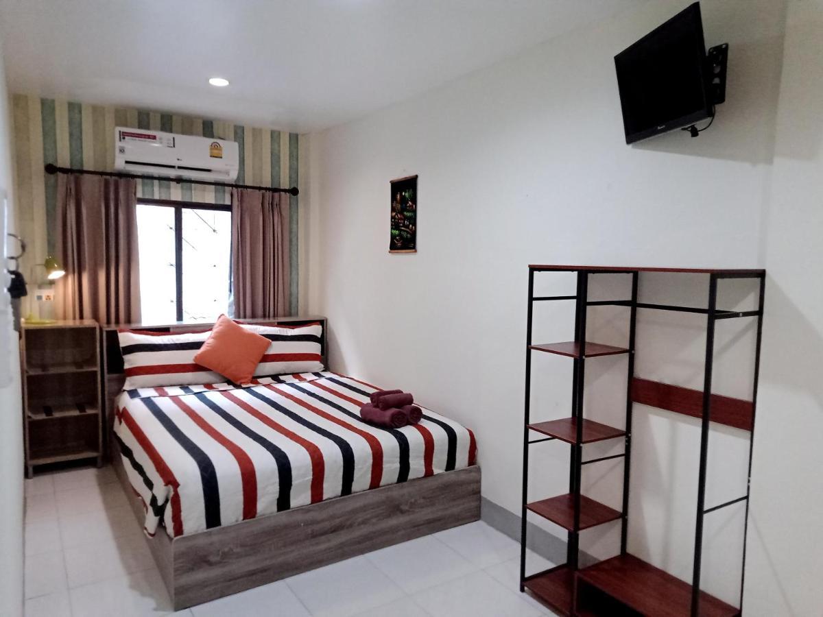 Living Room Guesthouse & Cafe Bar Karon Екстер'єр фото
