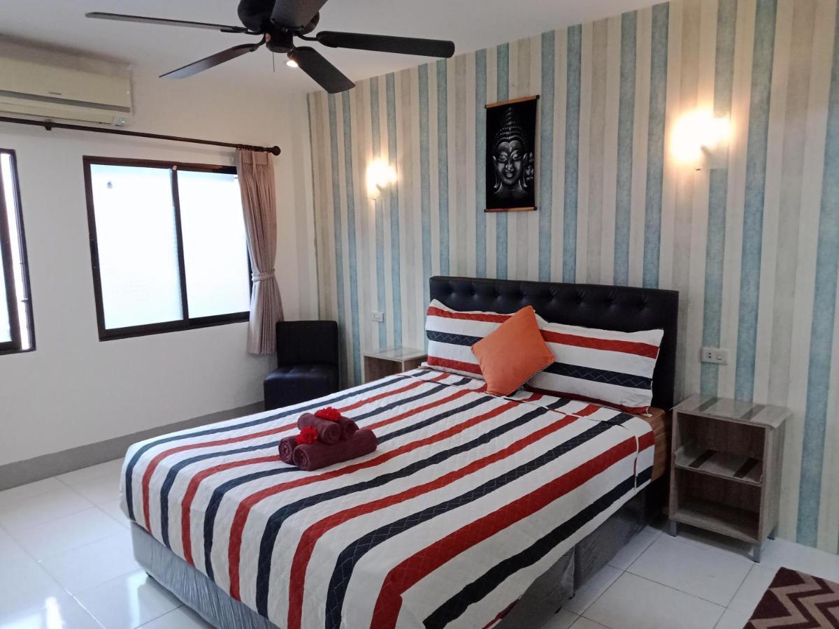 Living Room Guesthouse & Cafe Bar Karon Екстер'єр фото
