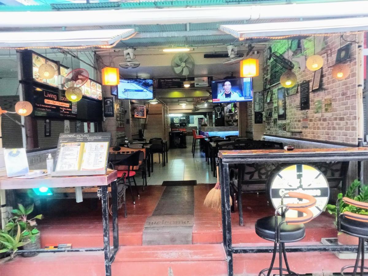 Living Room Guesthouse & Cafe Bar Karon Екстер'єр фото